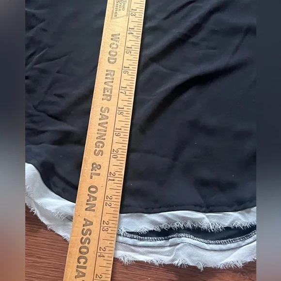 Who What Wear Black Top with White Trim - Picture 11 of 11